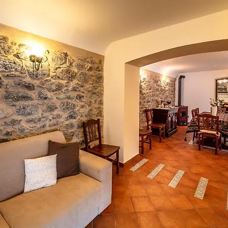 Lara 빌라 Tortorici